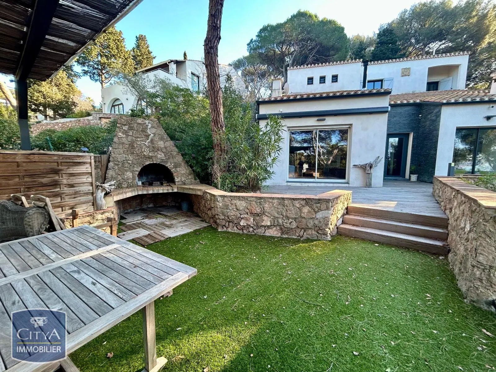 Photo 1 Maison 6 pièces 222m²