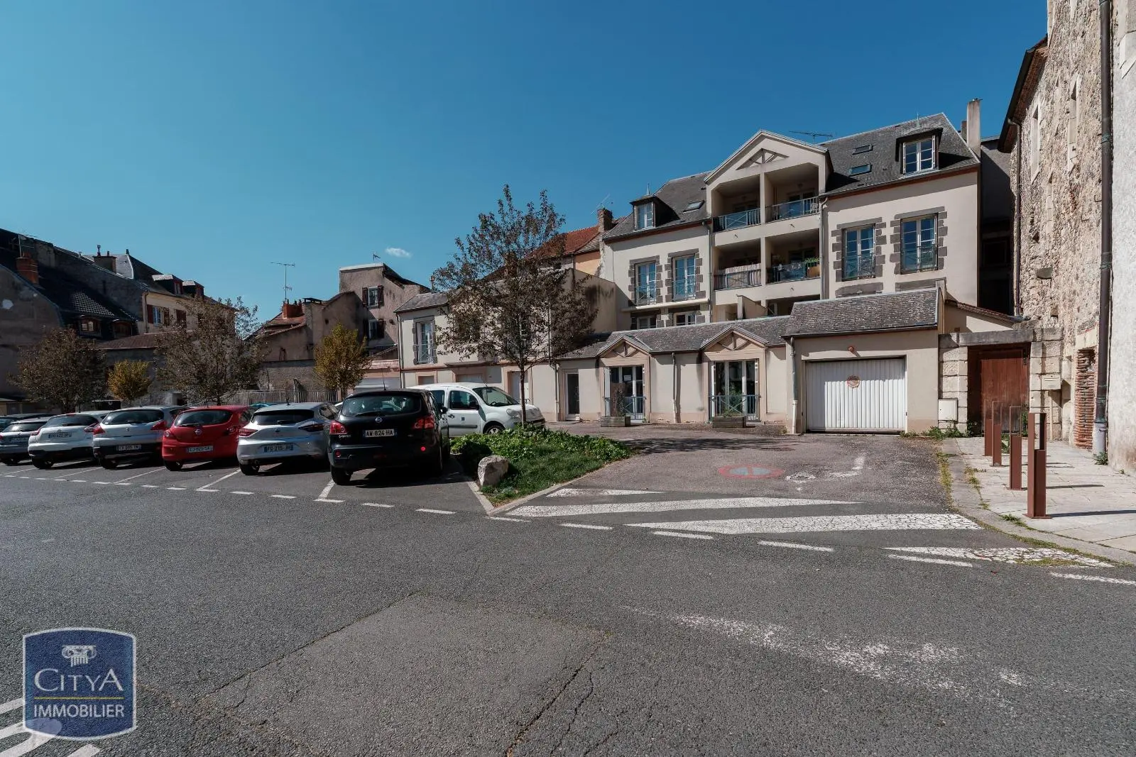 Photo 1 Local Commercial