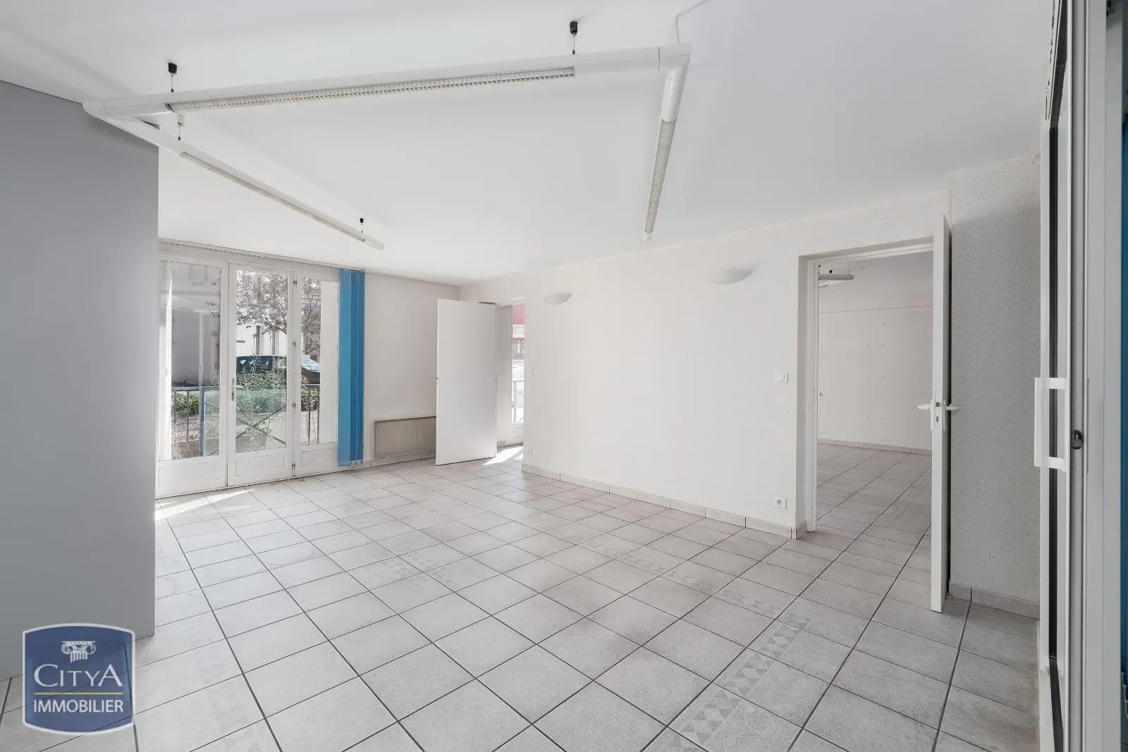 Photo 5 Local Commercial