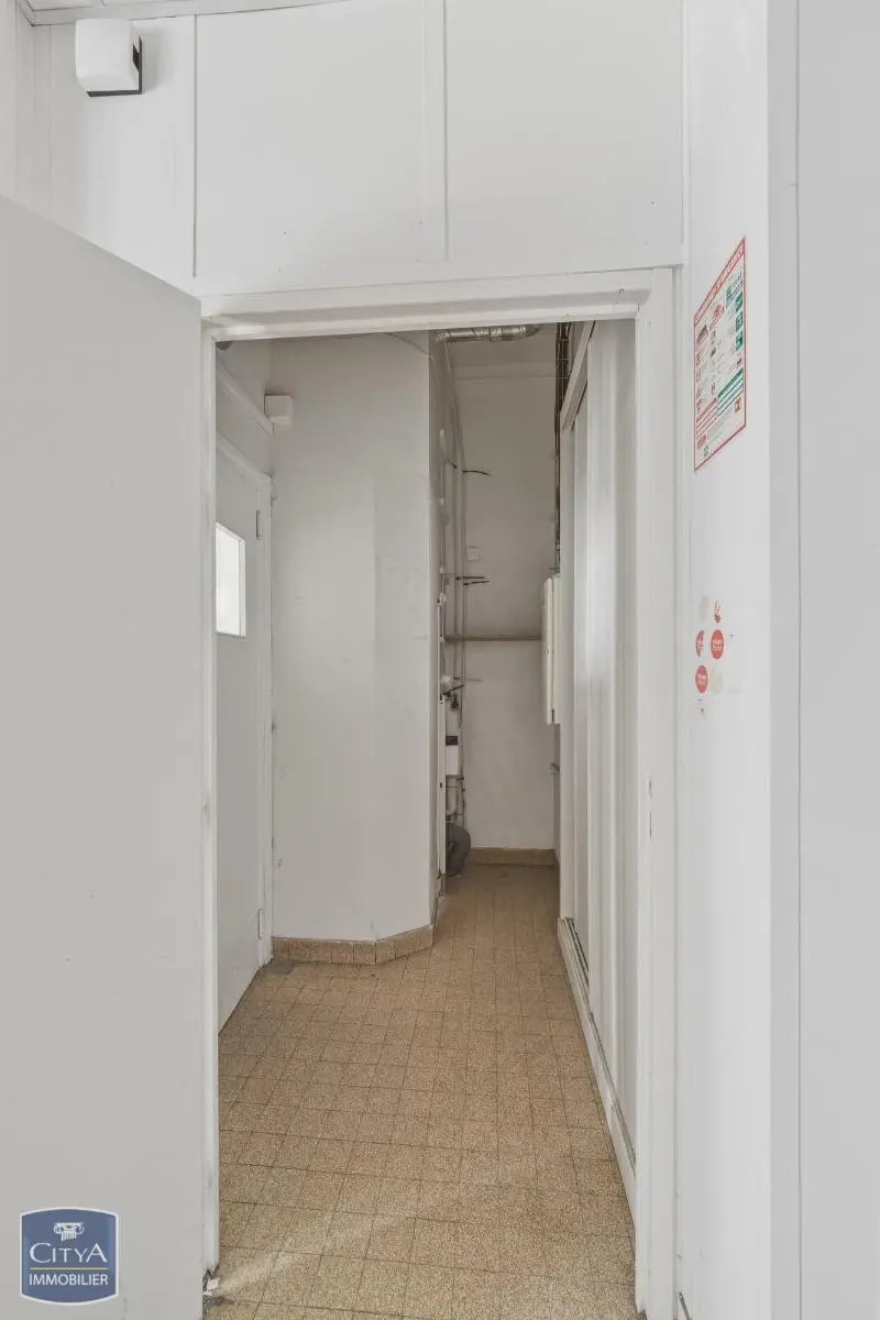 Photo 7 Local Commercial