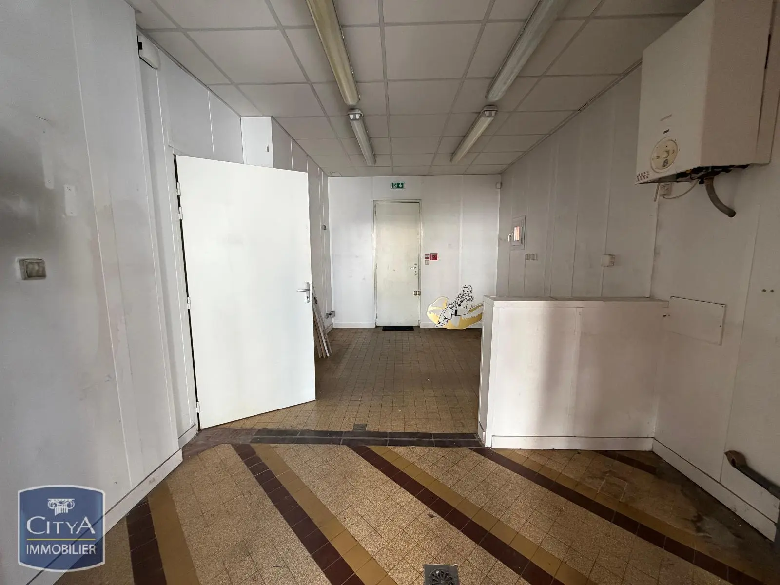 Photo 6 Local Commercial