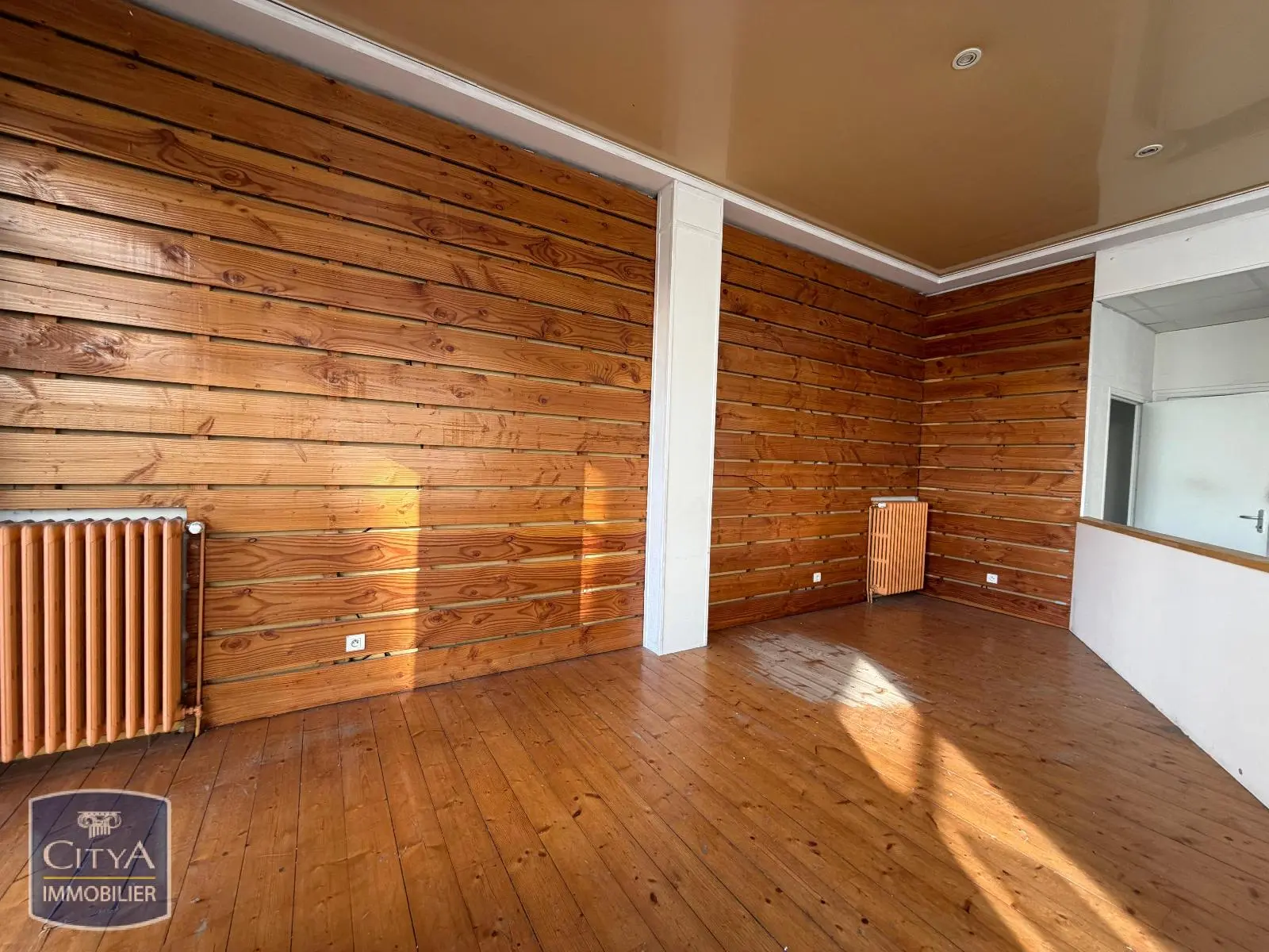 Photo 4 Local Commercial