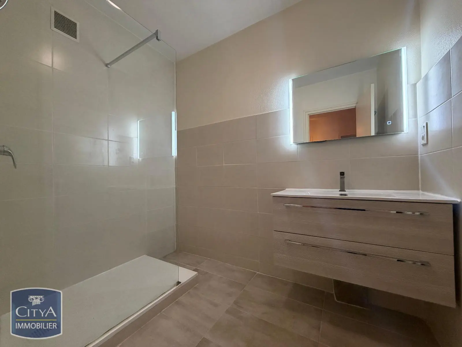 Photo 6 Appartement 1 pièce 41.45m²