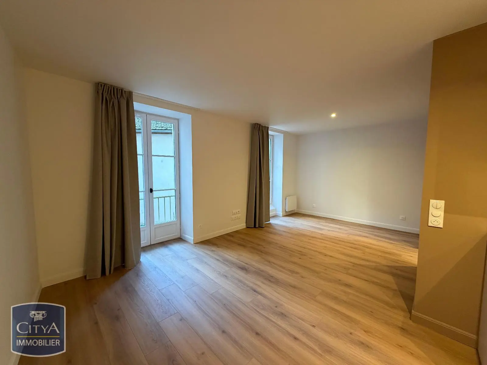 Photo 1 Appartement 1 pièce 31.8m²