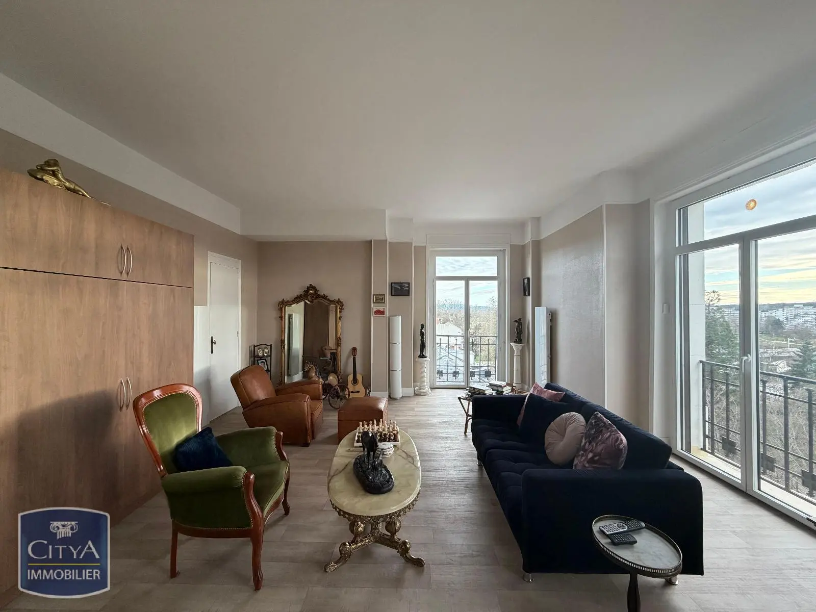 Photo 2 Appartement 2 pièces 96m²