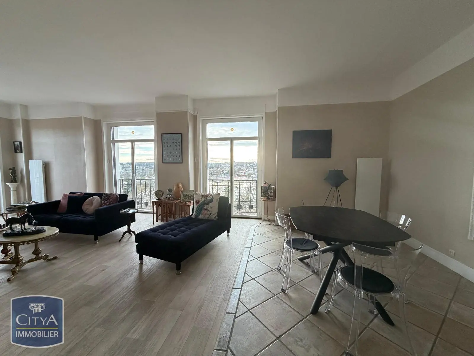 Photo 1 Appartement 2 pièces 96m²