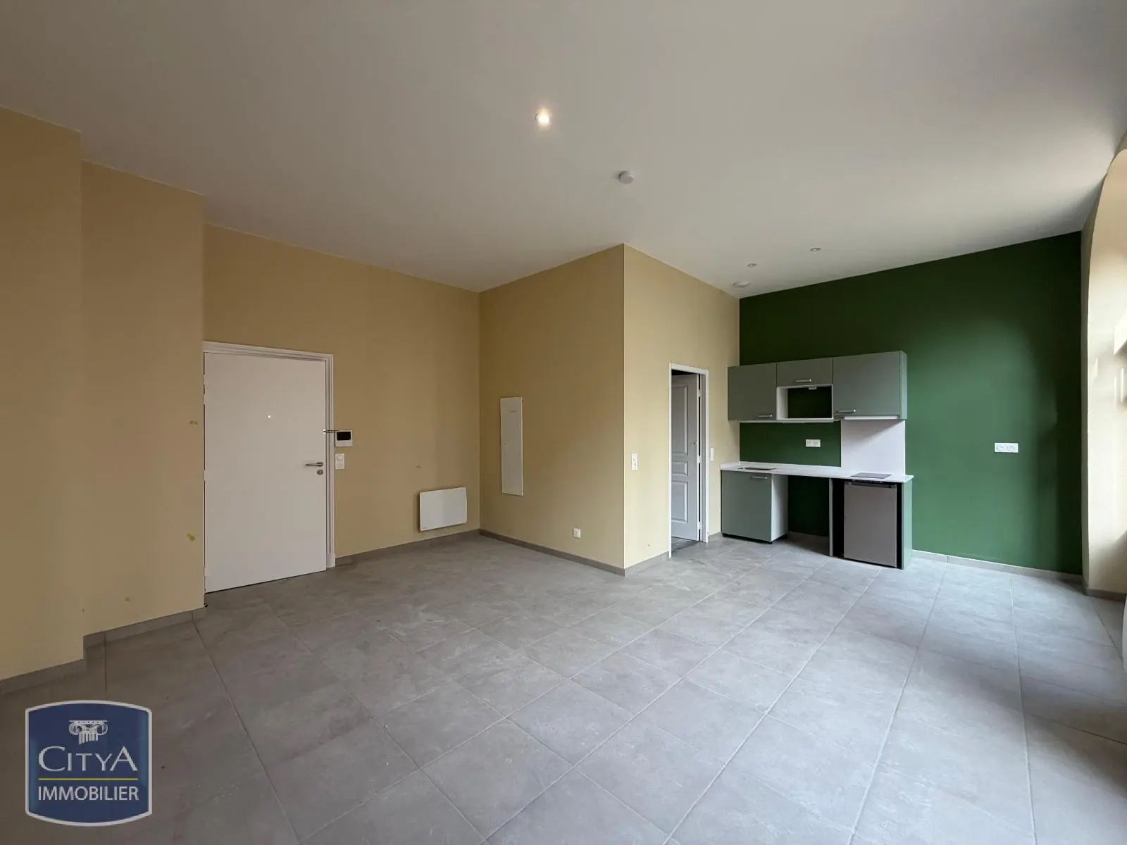 Photo 1 Appartement 1 pièce 32.28m²