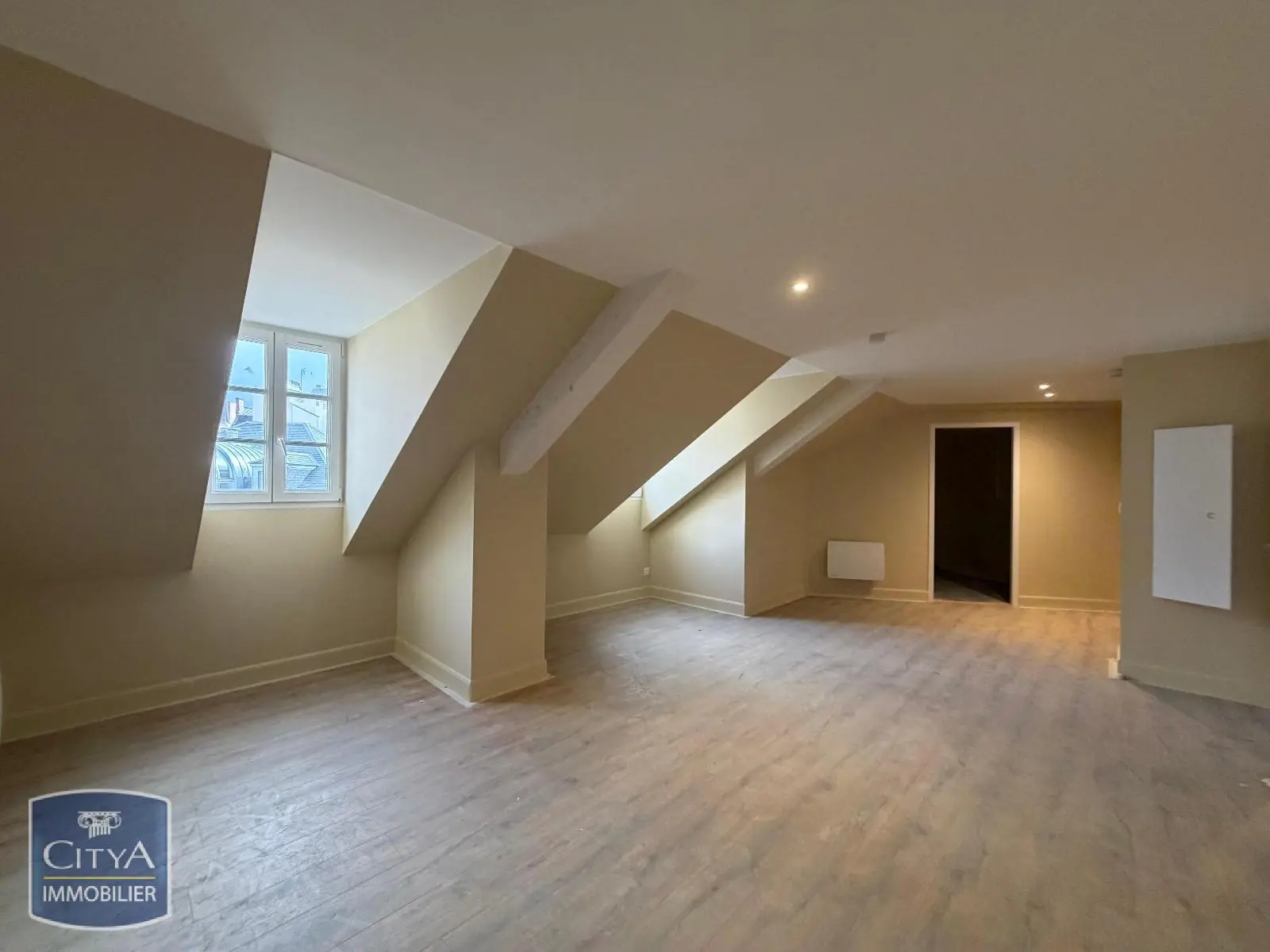 Photo 1 Appartement 1 pièce 31m²