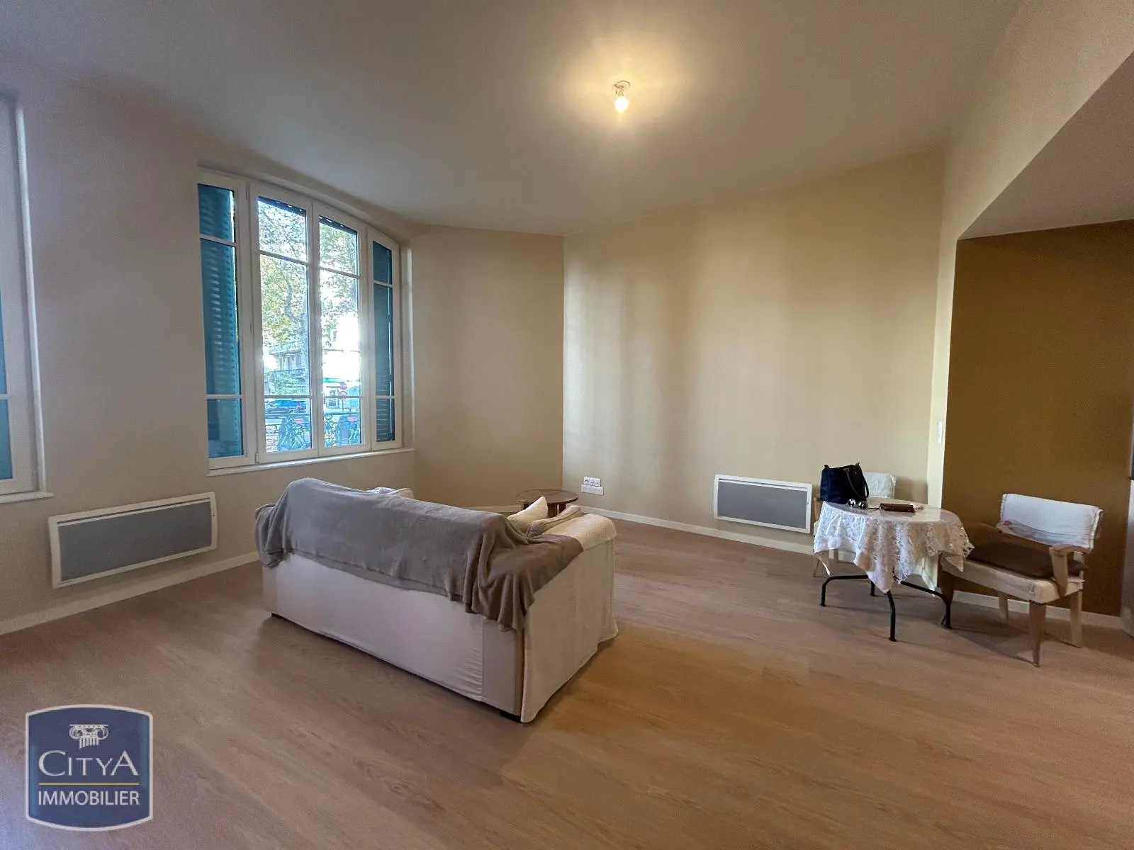 Photo 2 Appartement 1 pièce 41.9m²