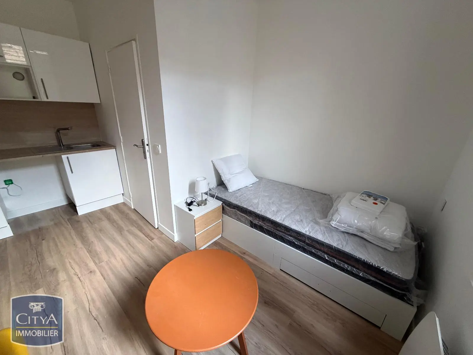 Photo 2 Appartement 1 pièce 12.74m²