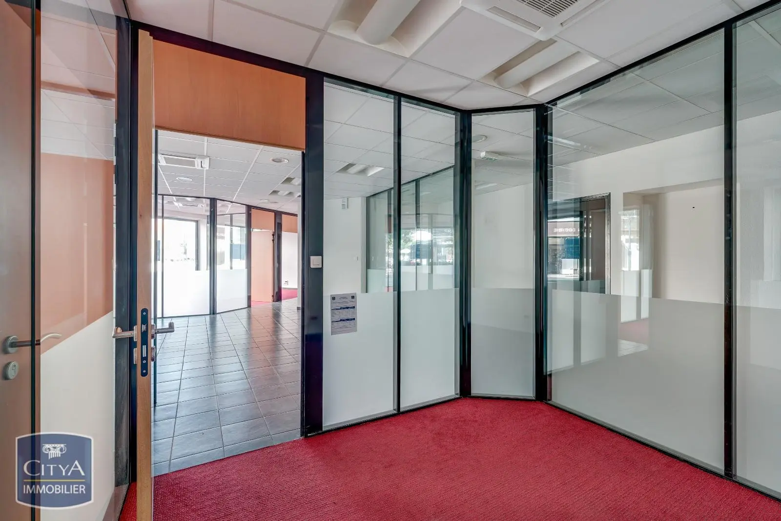 Photo 11 Local Commercial 250m²