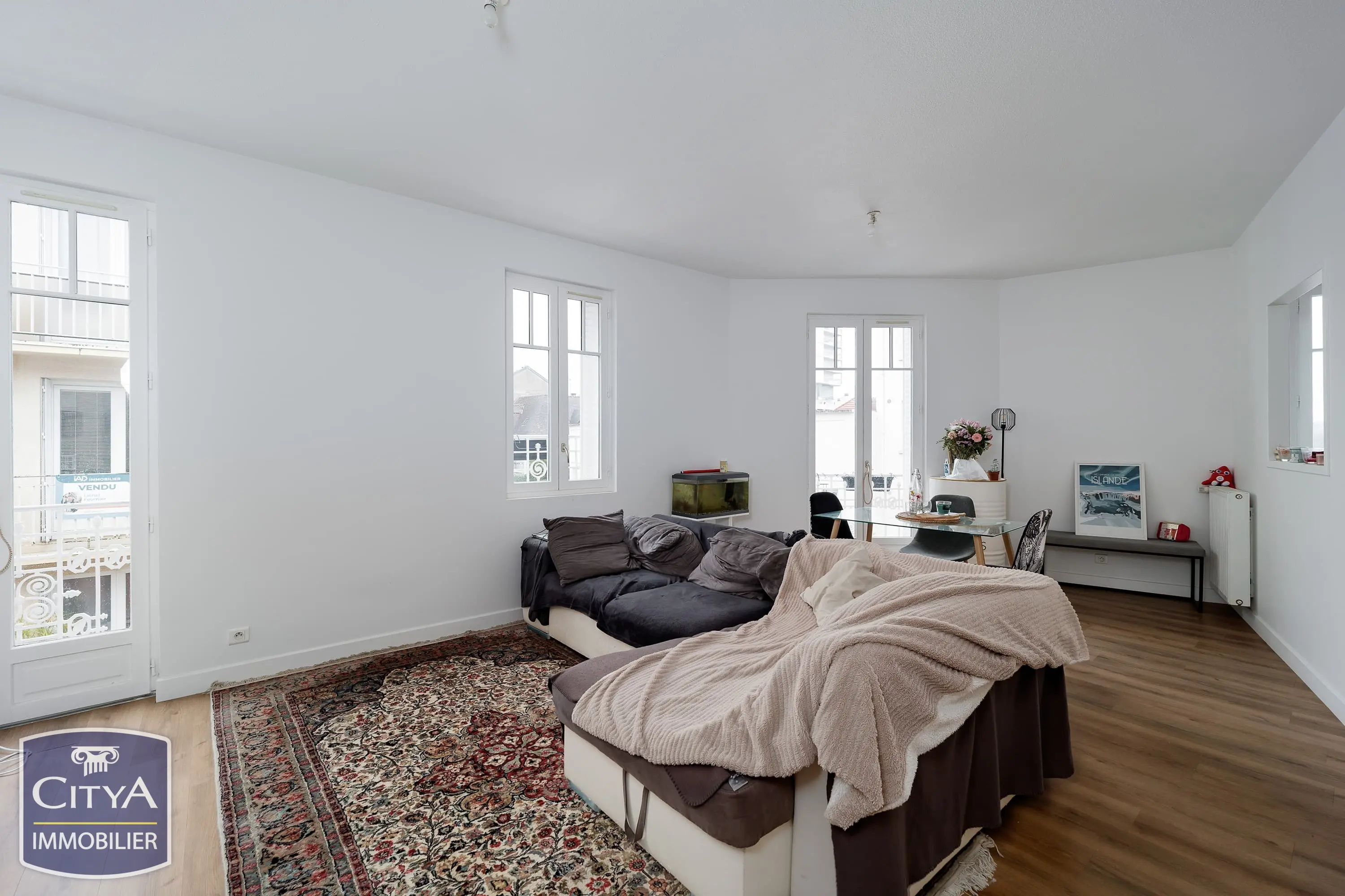 Photo 3 Immeuble 308m²