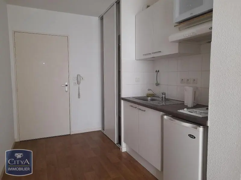 Photo 1 Appartement 1 pièce 22.67m²