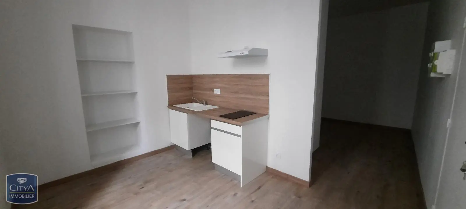 Photo 1 Appartement 1 pièce 24.75m²