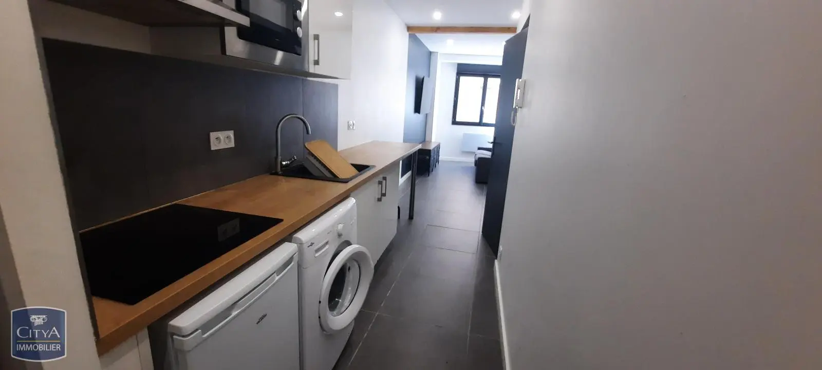 Photo 2 Appartement 1 pièce 27.87m²