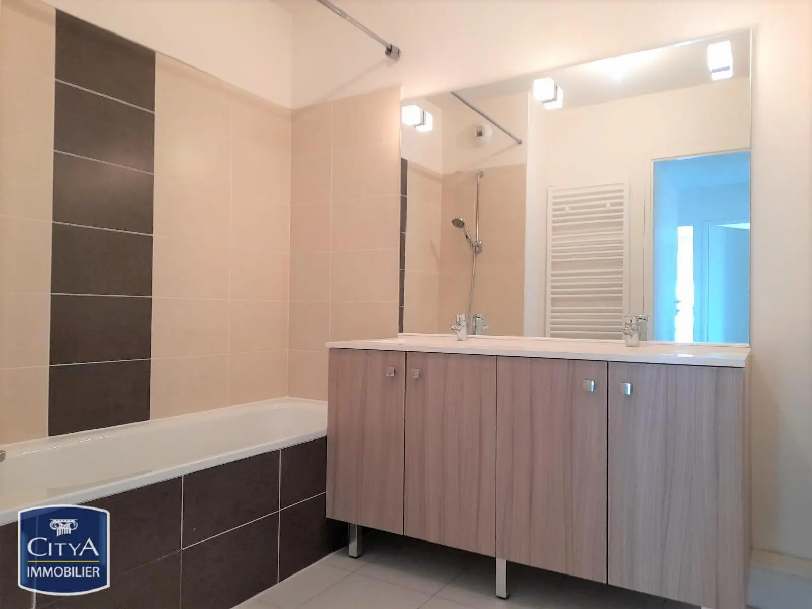 Photo 8 pour Appartement 5 pièces 117.7m² Photo 8 Appartement 5 pièces 117.7m²