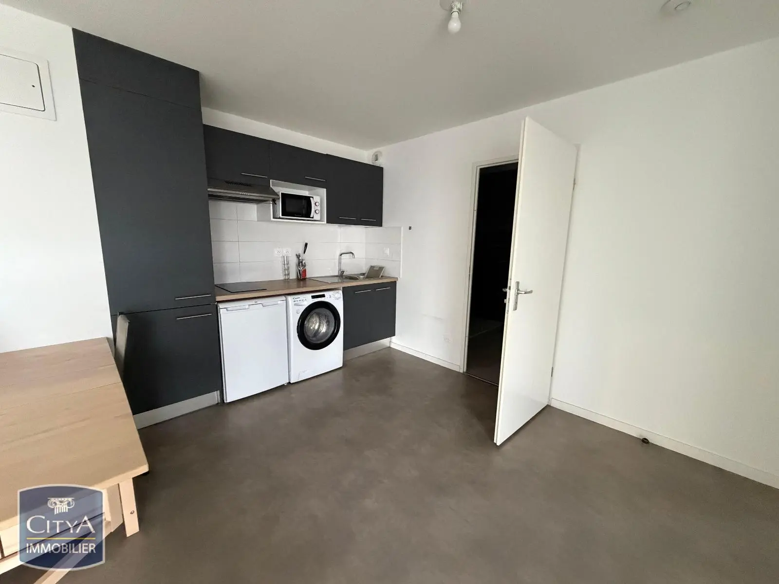 Photo 1 Appartement 1 pièce 46.71m²