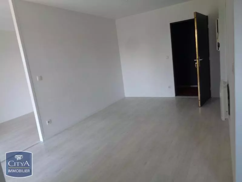 Illustration pour Appartement 1 pièce 36m² Photo Appartement 1 pièce 36m²