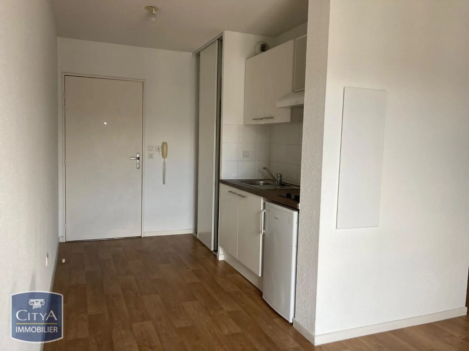 Photo 2 Appartement 1 pièce 22.96m²