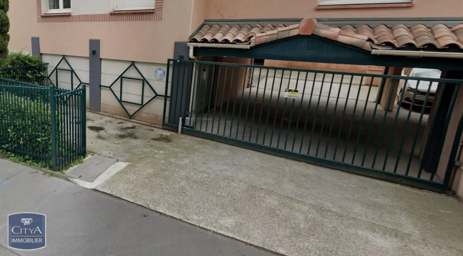 Photo 1 Parking