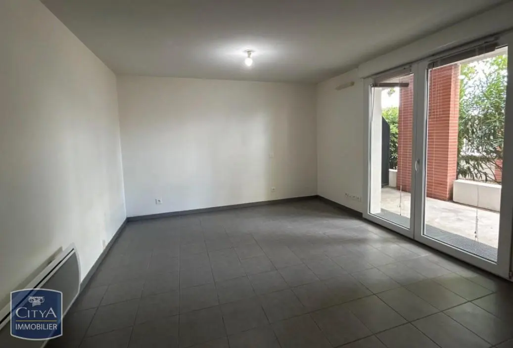 Photo 2 Appartement 1 pièce 31.98m²