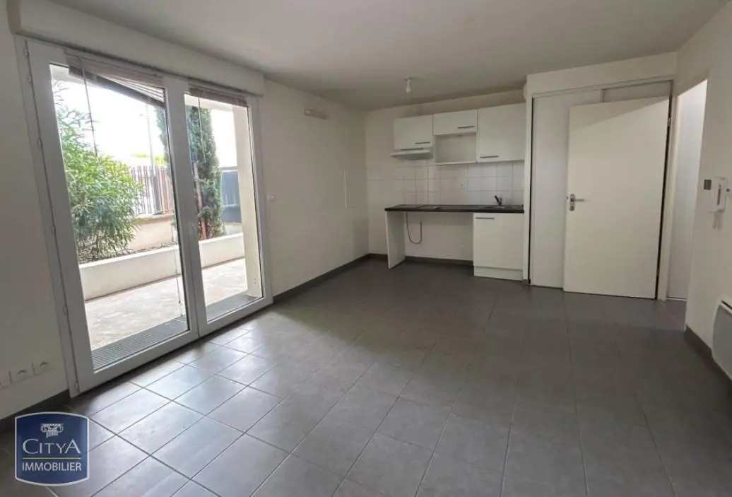 Photo 1 Appartement 1 pièce 31.98m²
