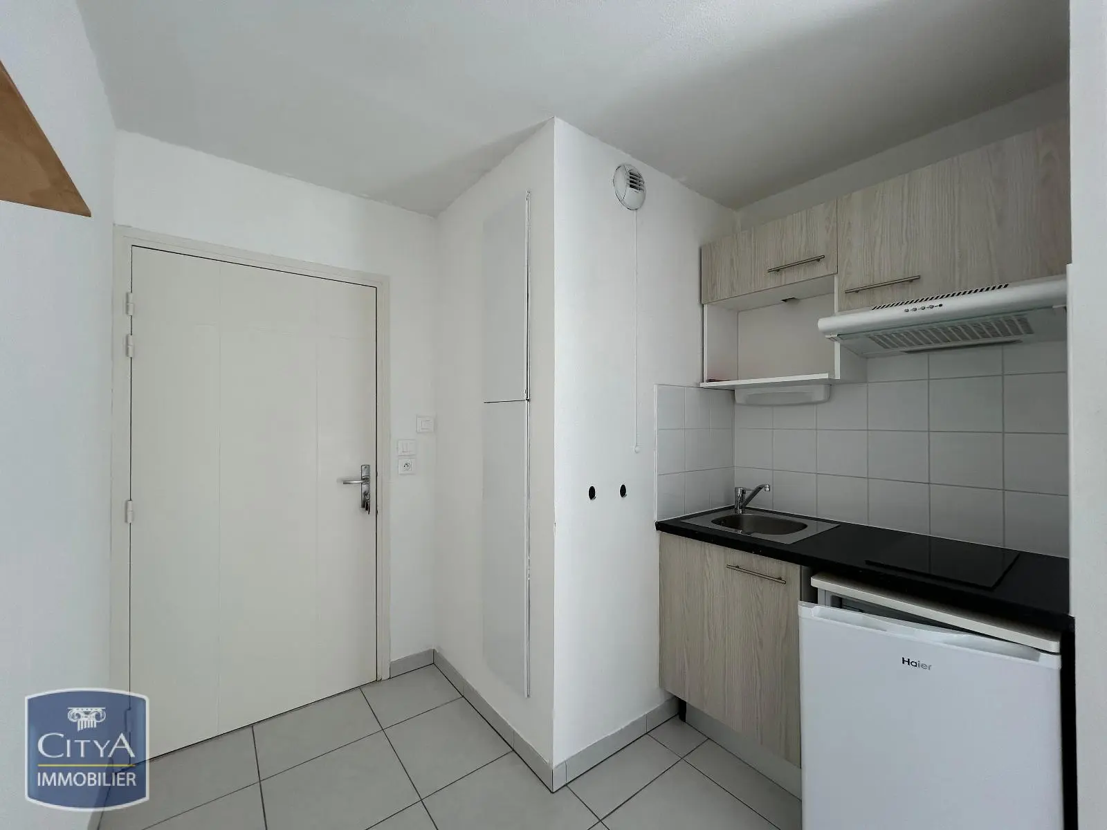 Photo 1 Appartement 1 pièce 28.2m²