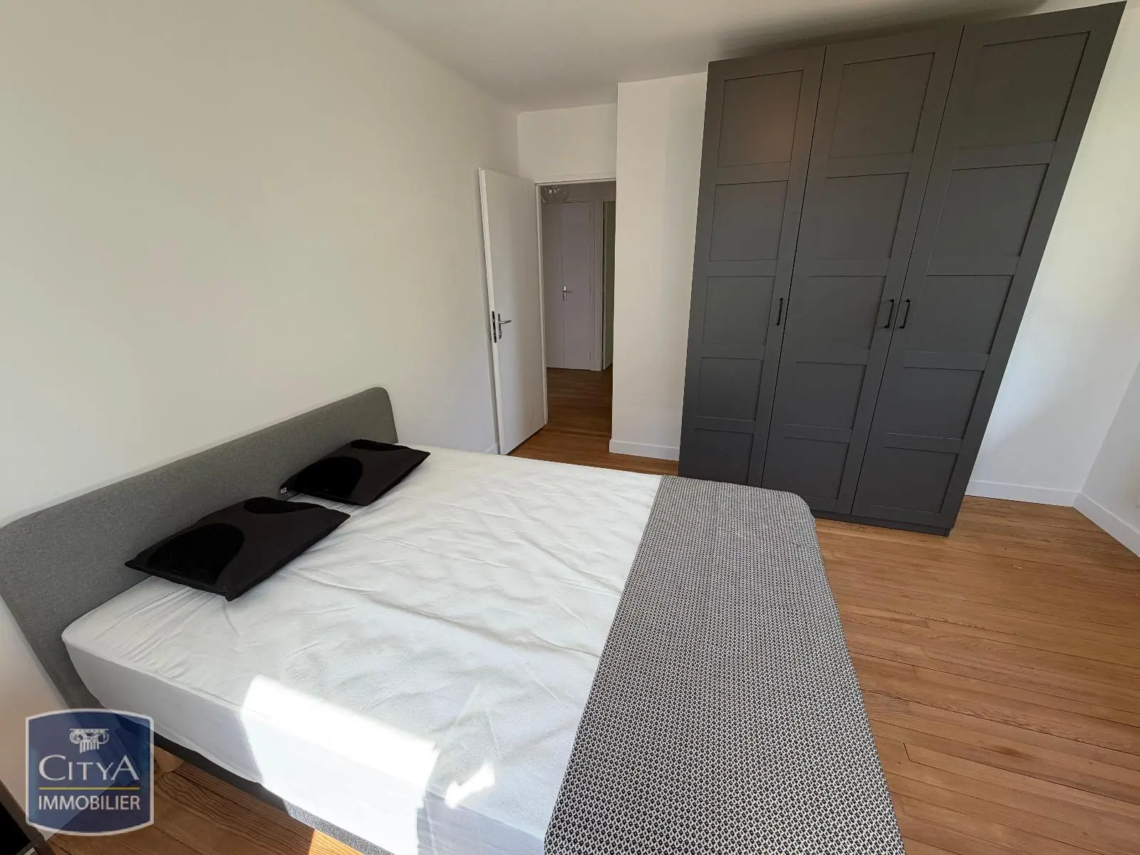 Photo 2 Appartement 1 pièce 10.28m²