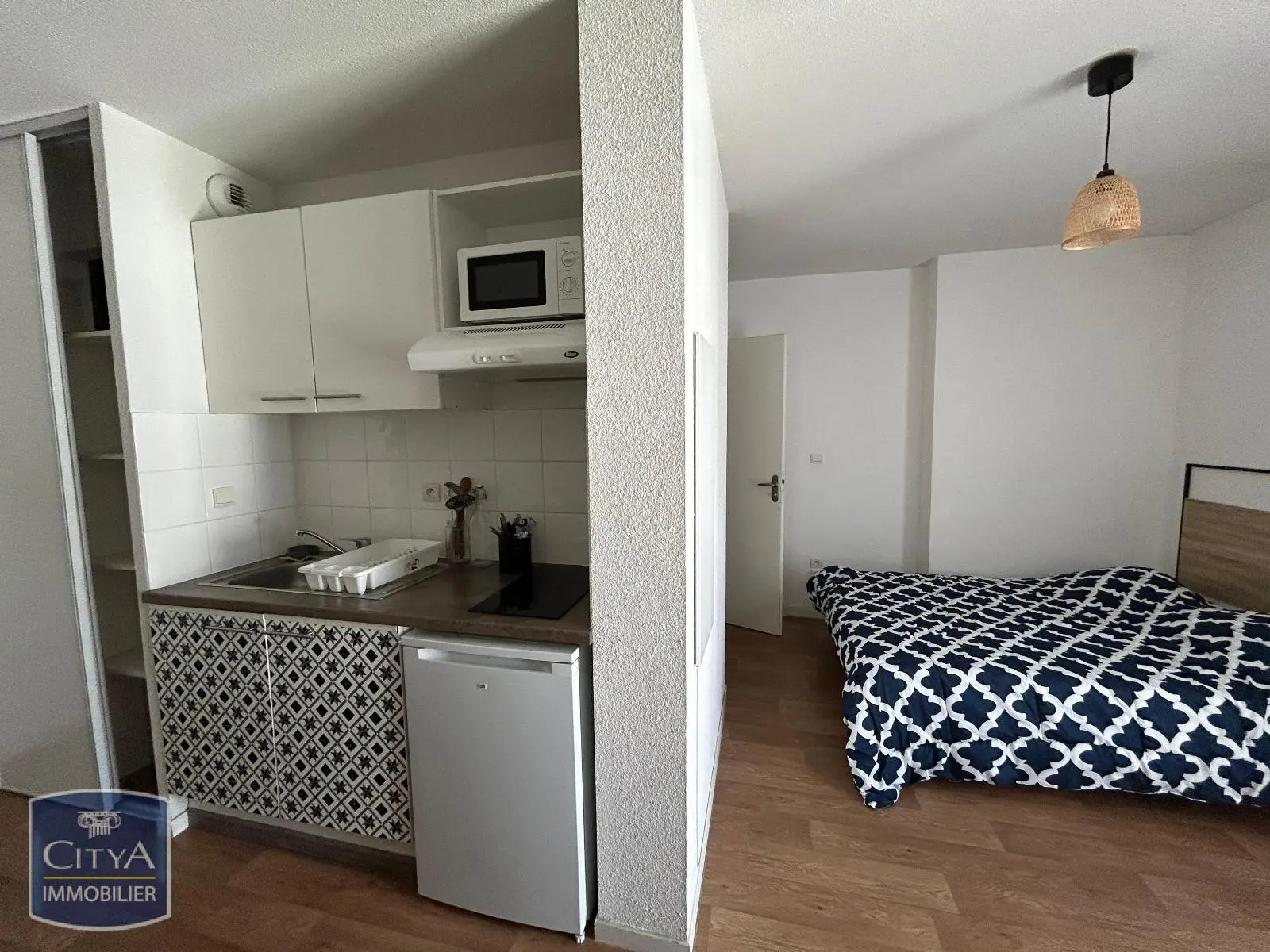Photo 2 Appartement 1 pièce 22.81m²