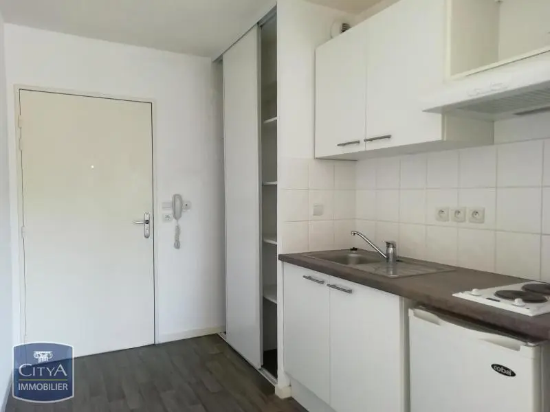 Photo 2 Appartement 1 pièce 22.3m²