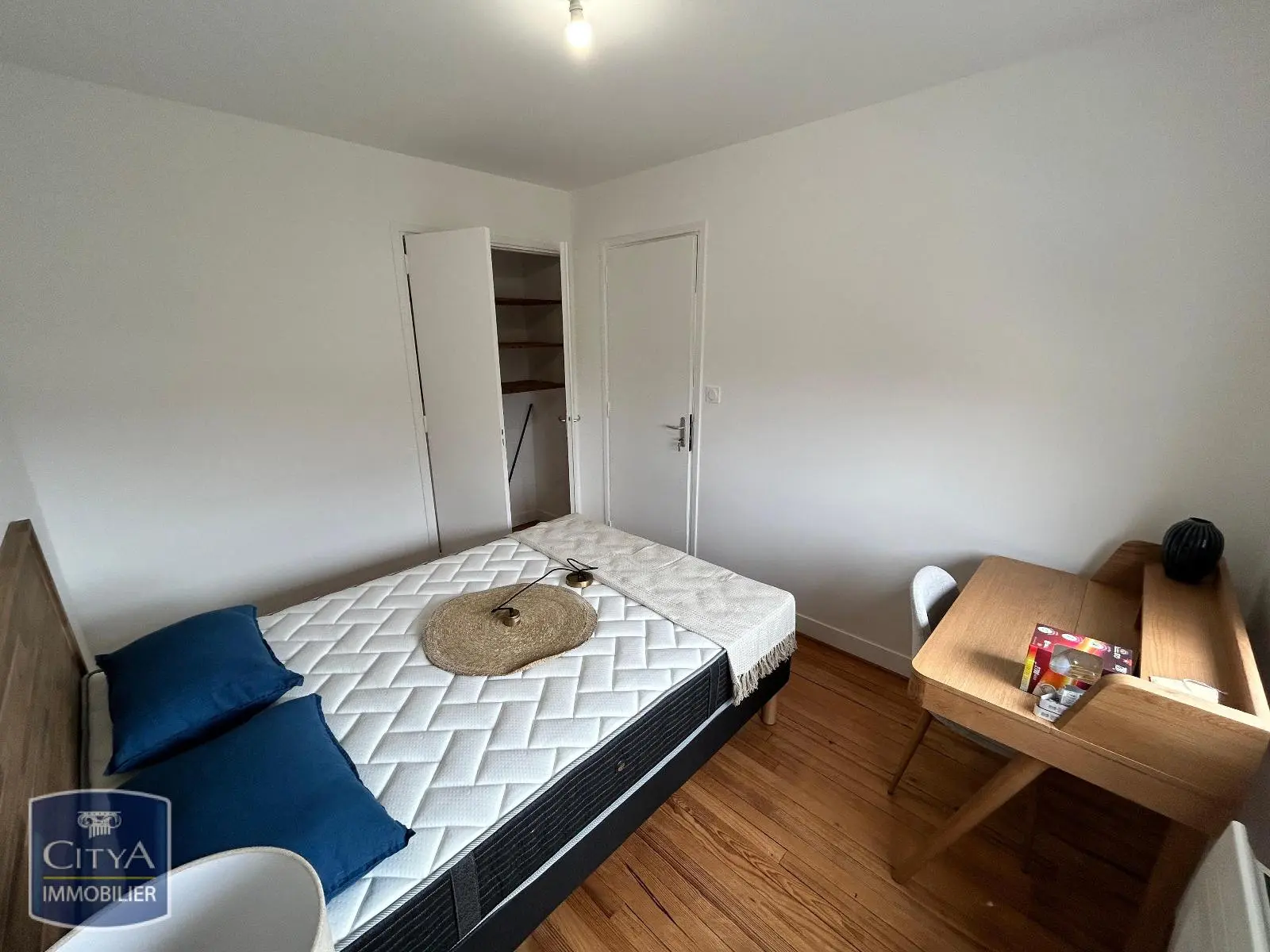 Photo 2 Appartement 1 pièce 9.84m²