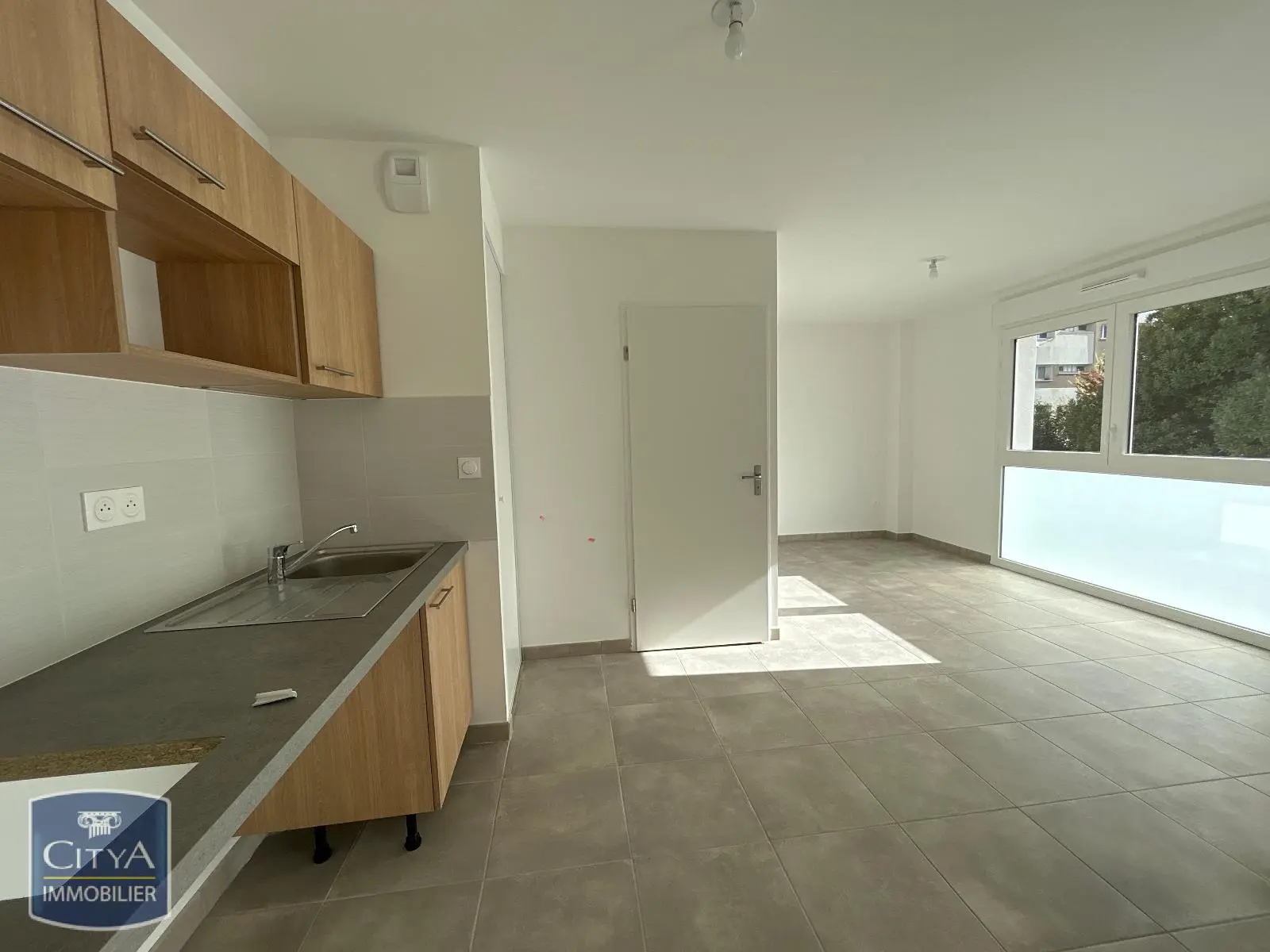 Photo 2 Appartement 1 pièce 34.2m²