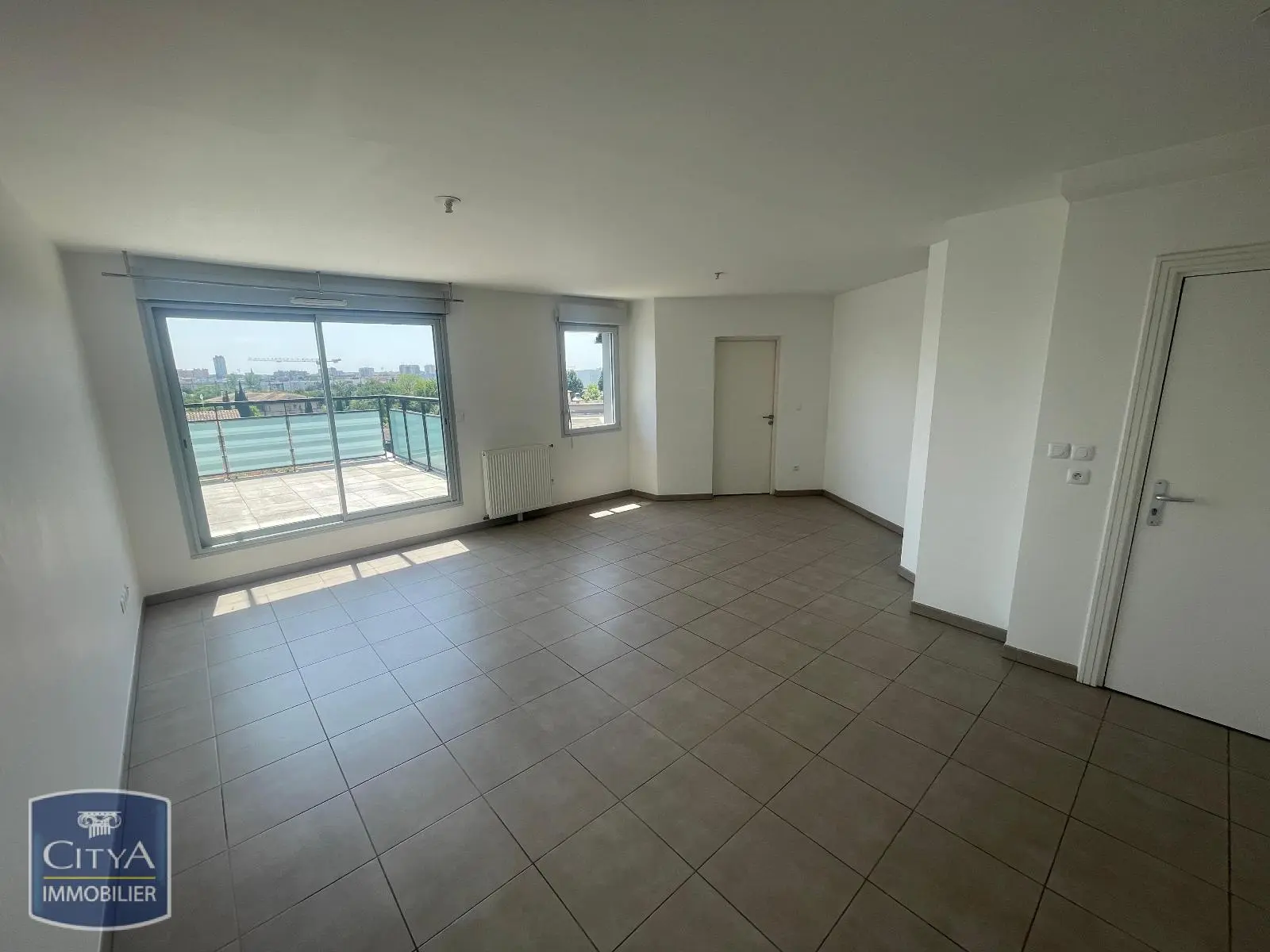 Photo 1 Appartement 4 pièces 97.04m²