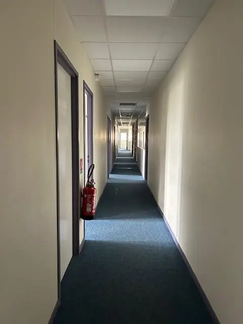 Photo 10 Local Professionnel 850m²