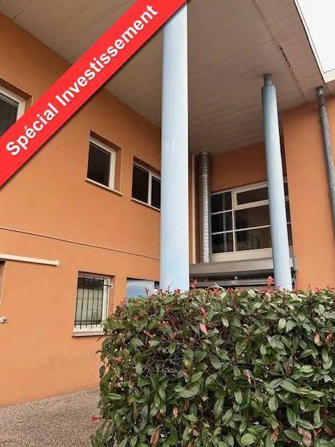 Photo 1 Local Professionnel 850m²