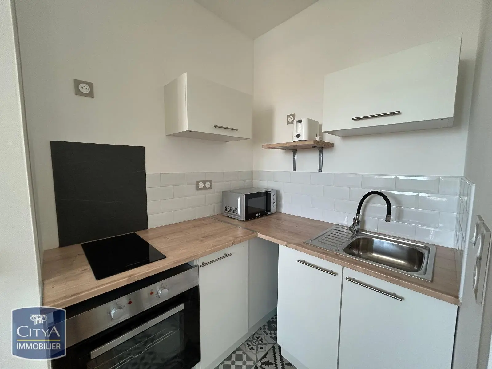 Photo 1 Appartement 1 pièce 18.2m²