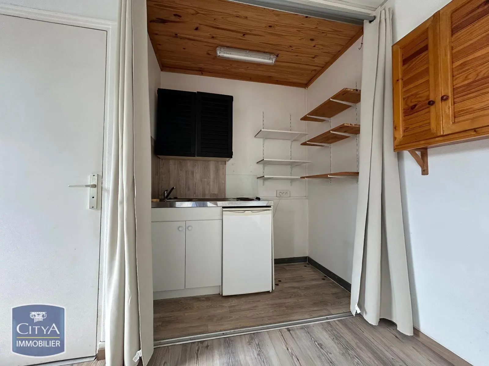 Photo 2 Appartement 1 pièce 24.3m²