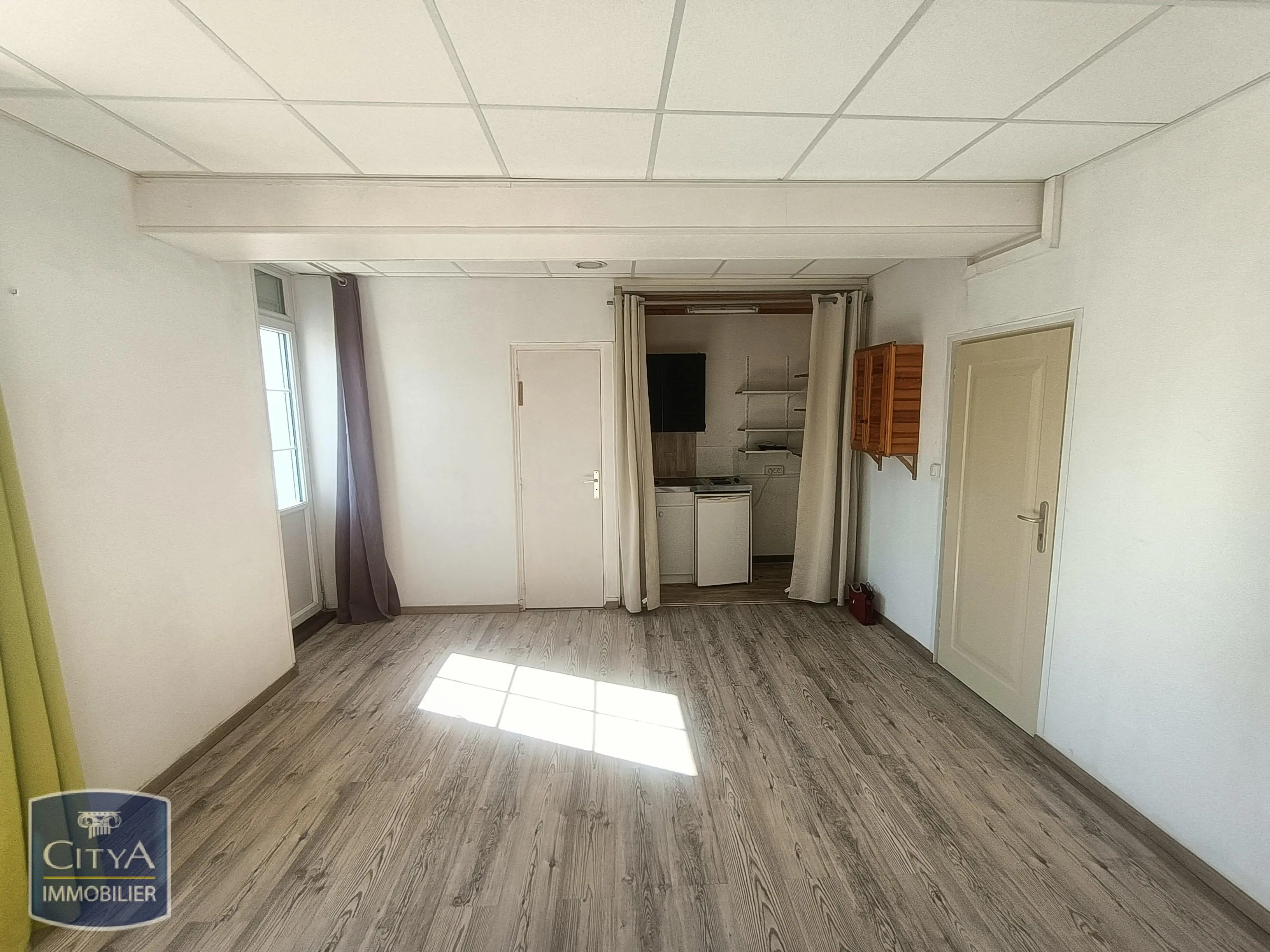Photo 2 Appartement 1 pièce 24.5m²