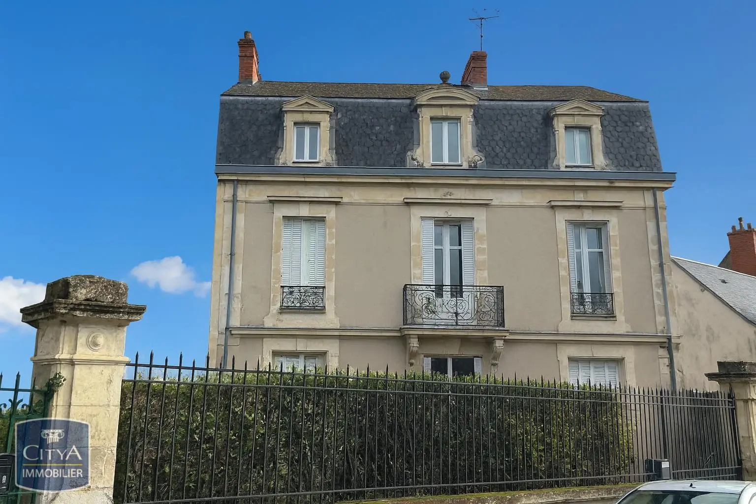 Photo 1 Maison 11 pièces 286m²