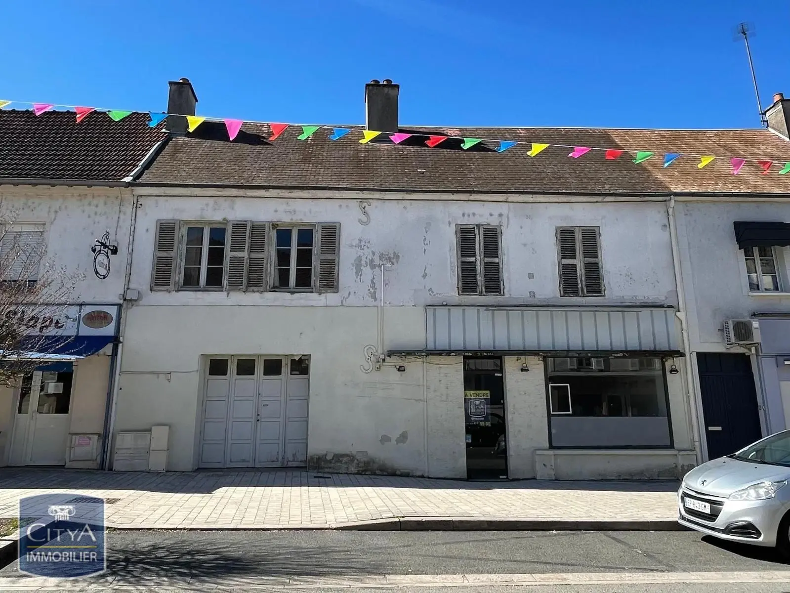 Photo 1 Immeuble 240m²