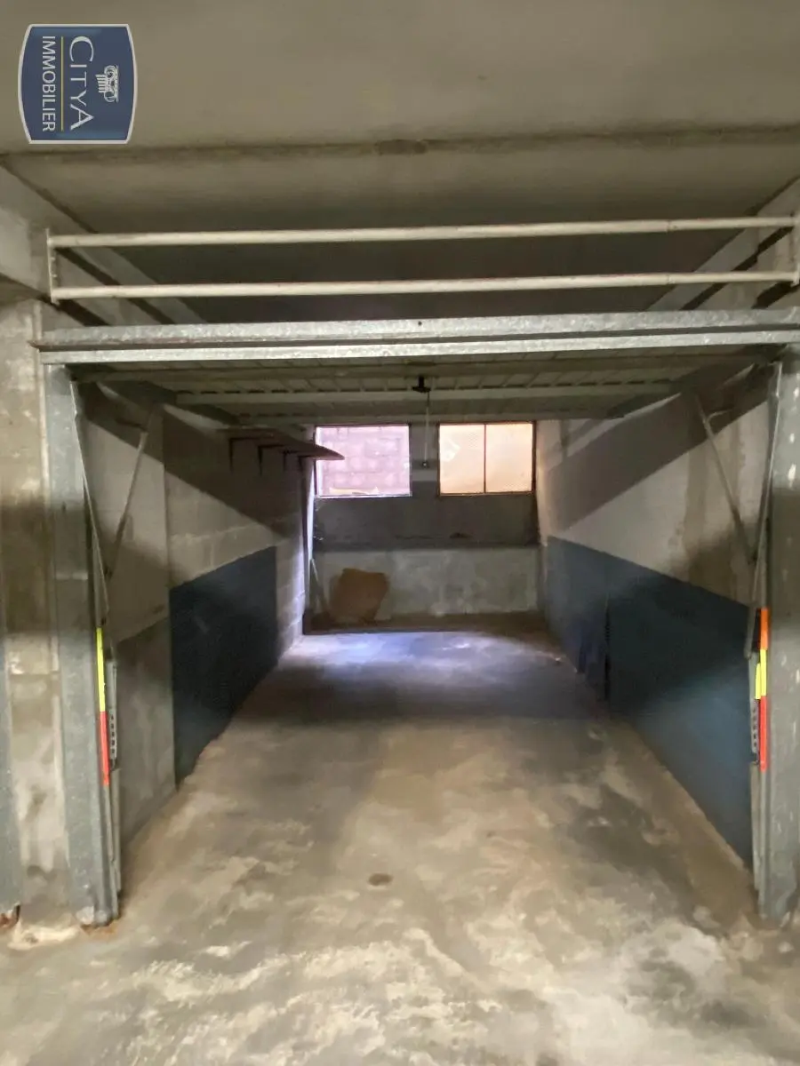 Photo 3 Parking