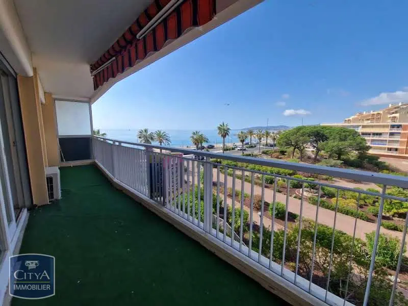 Appartement 2 pièces 38 m² · à Fréjus · 37,7 m² · 192 €/mois