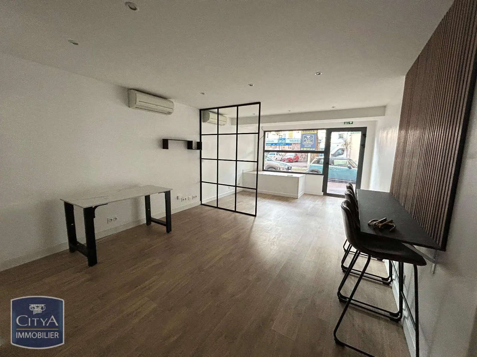 Photo 1 Local Professionnel 2 pièces