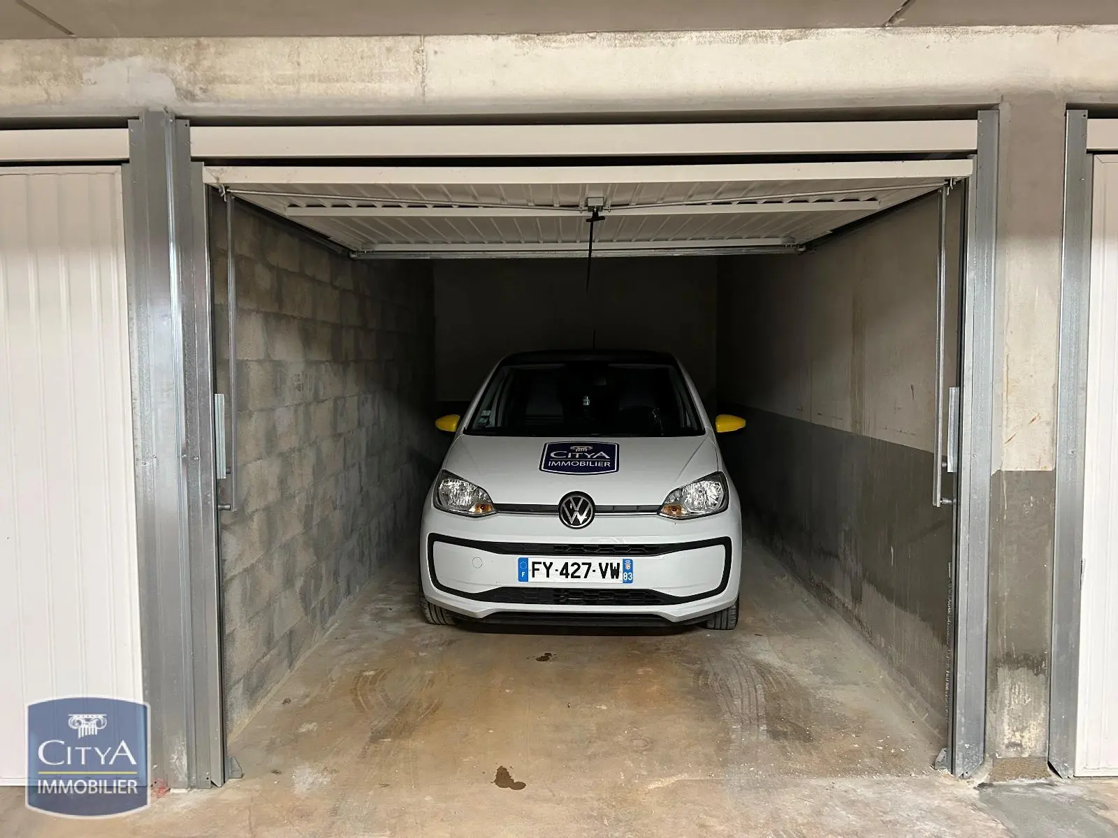 Photo 2 Parking