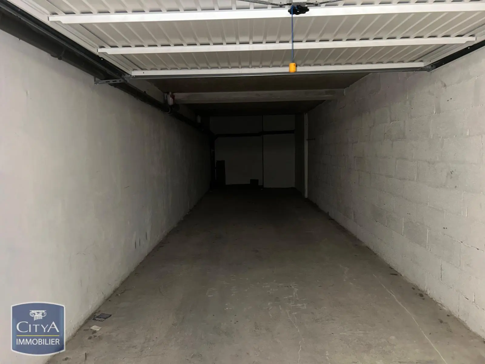 Photo 3 Parking