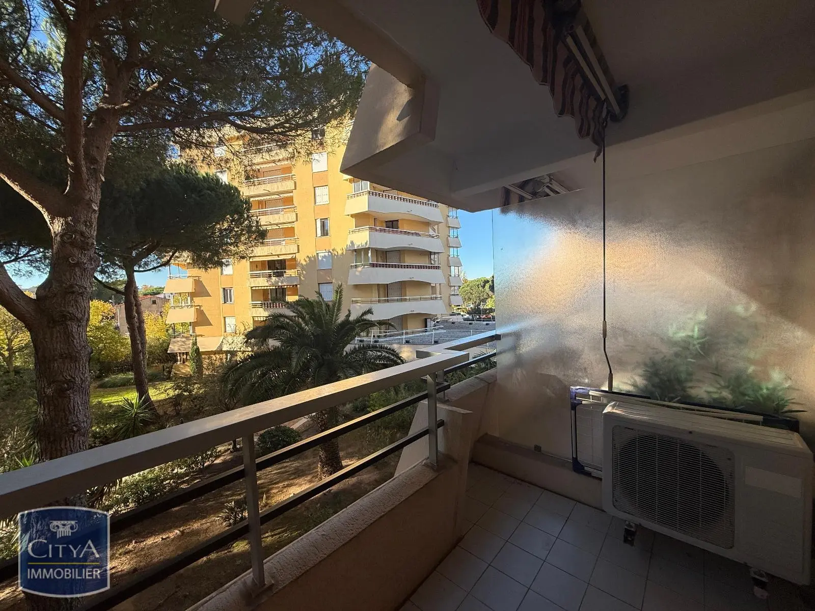 Photo 2 Appartement 1 pièce 24.86m²