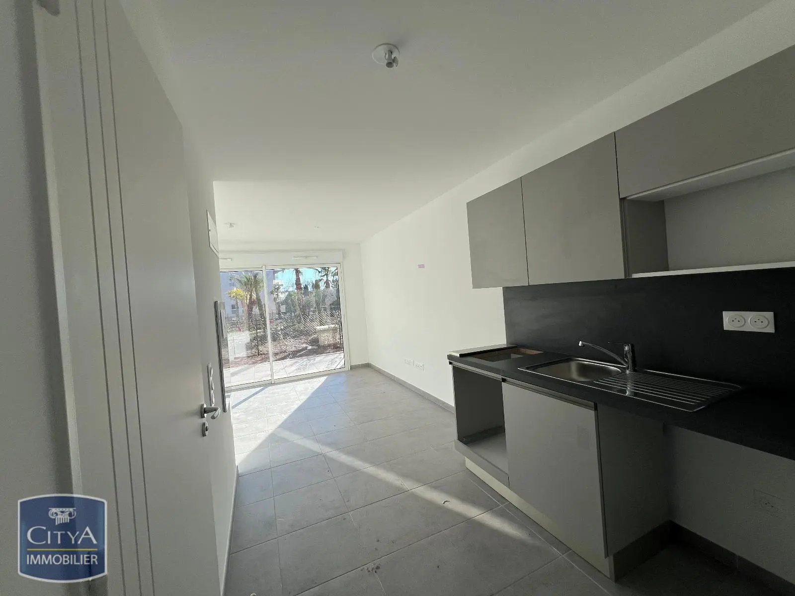 Photo 3 Appartement 1 pièce 27.76m²