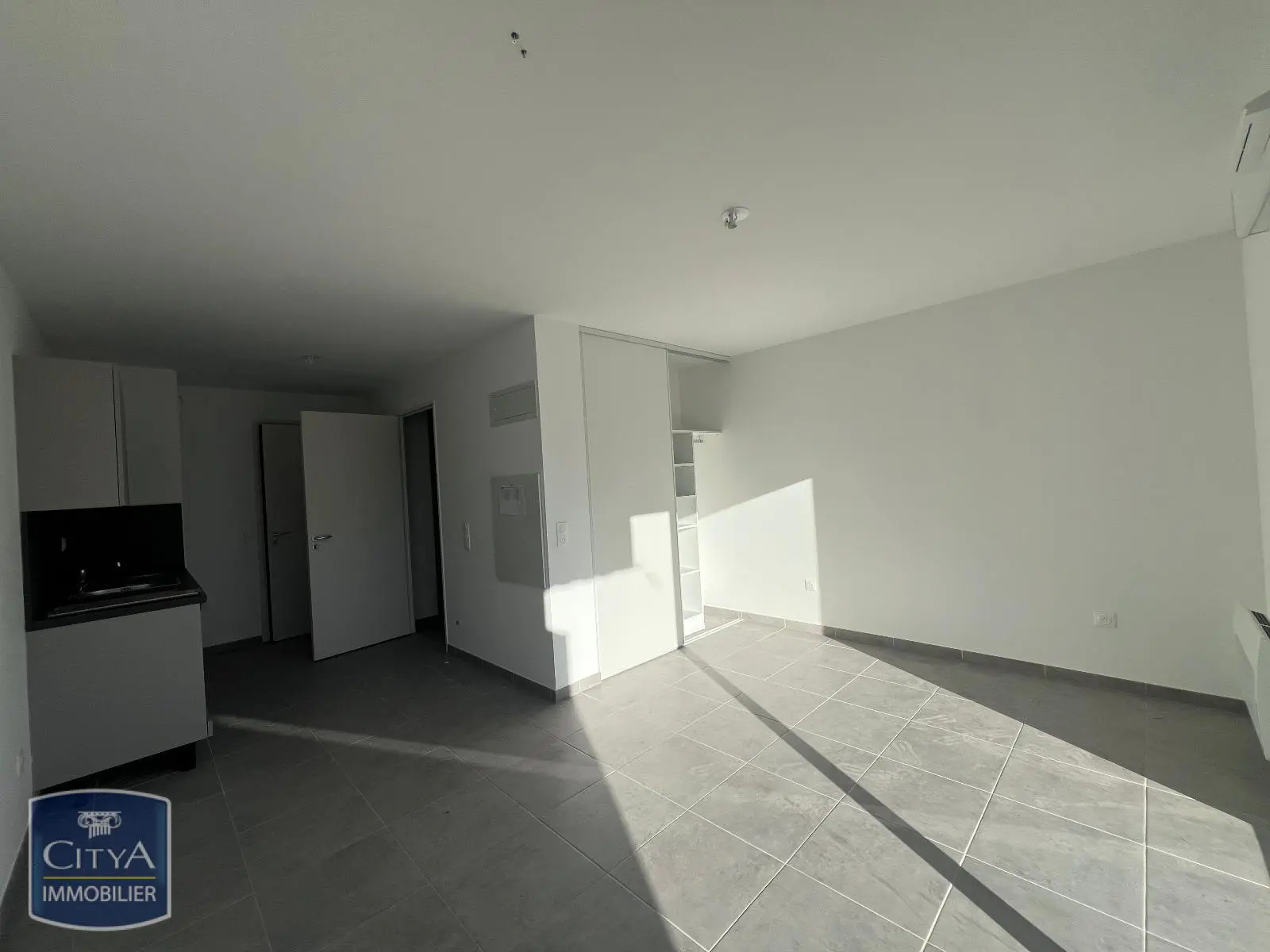 Photo 6 Appartement 1 pièce 27.76m²