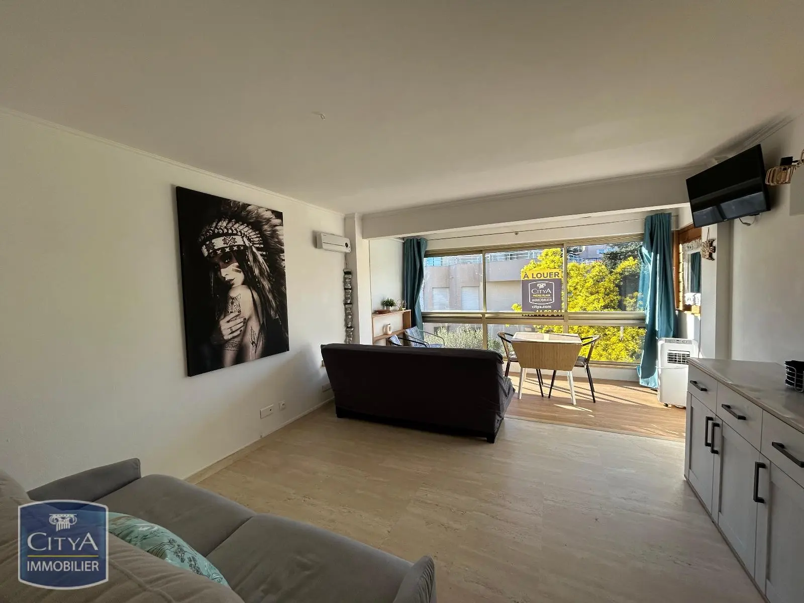 Photo 1 Appartement 1 pièce 24.77m²