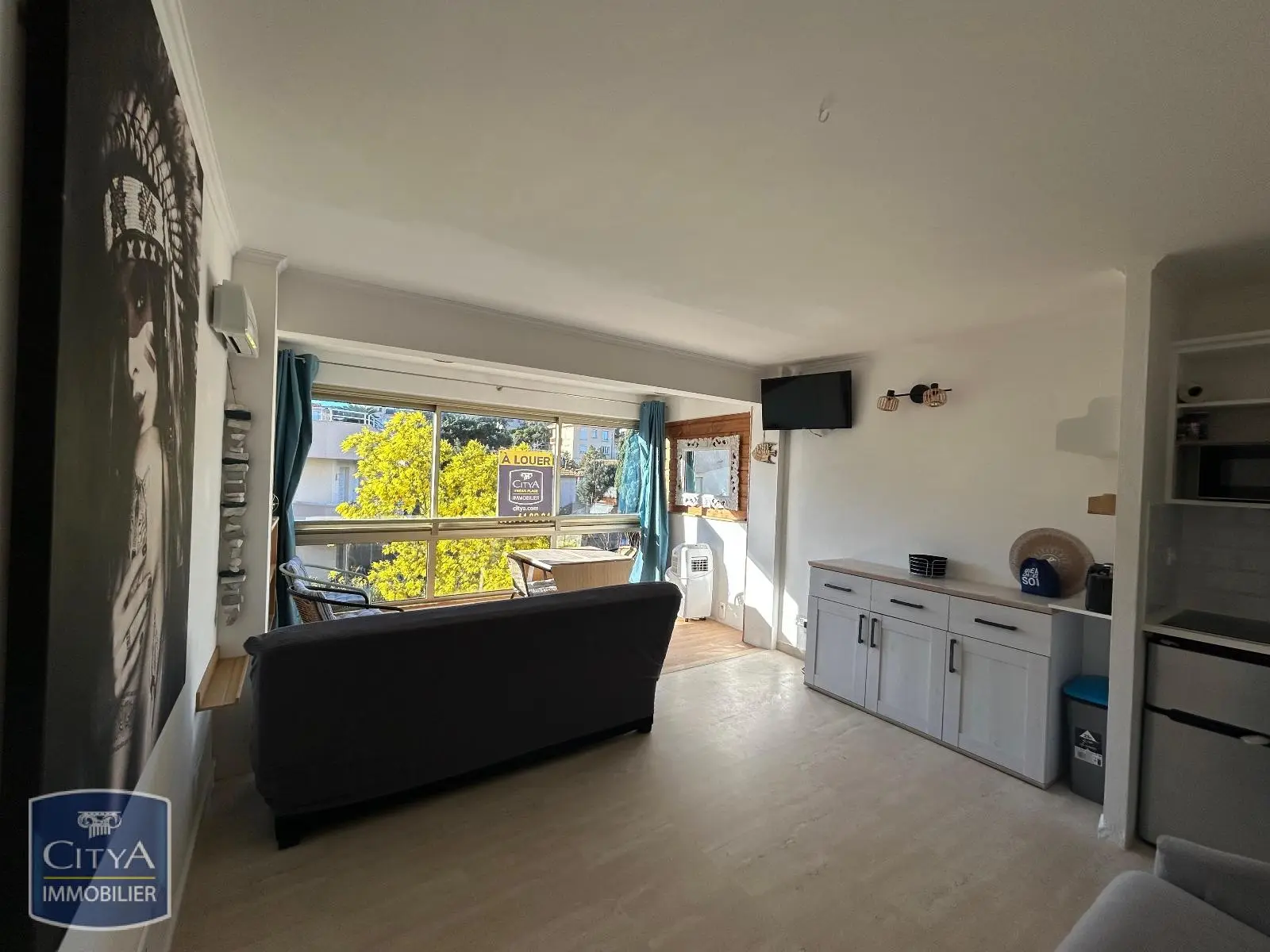 Photo 2 Appartement 1 pièce 24.77m²